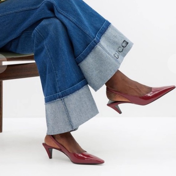 Gucci - Mallory 55 Patent-leather Slingback Pumps - Womens - Cherry - Picture 2 of 12